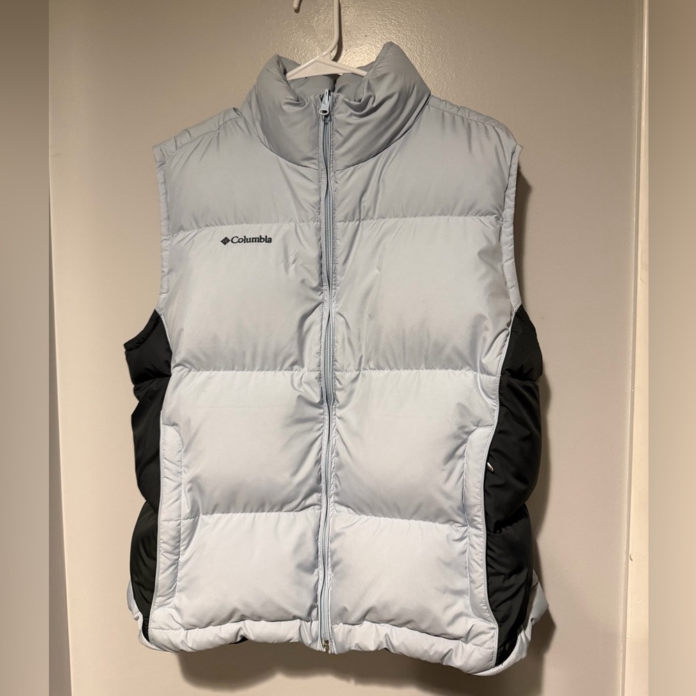 Columbia Two-Tone Light Blue/Navy Puffer Vest